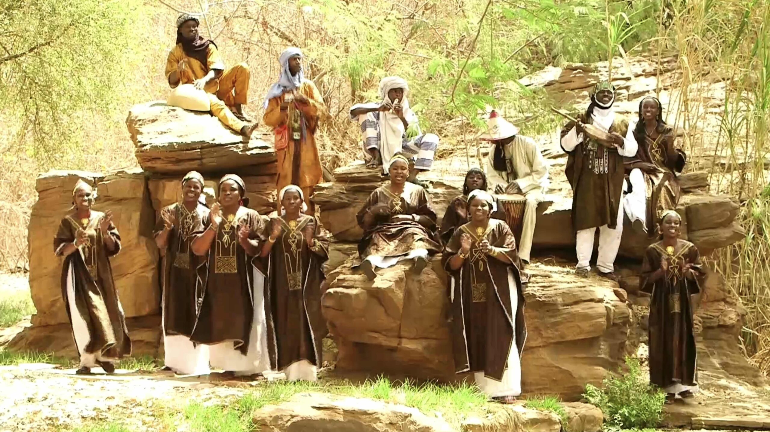 Praise: 4 – Tiwit in Issa Marxaba Nam We Welcome the Birth of Jesus – Tuareg