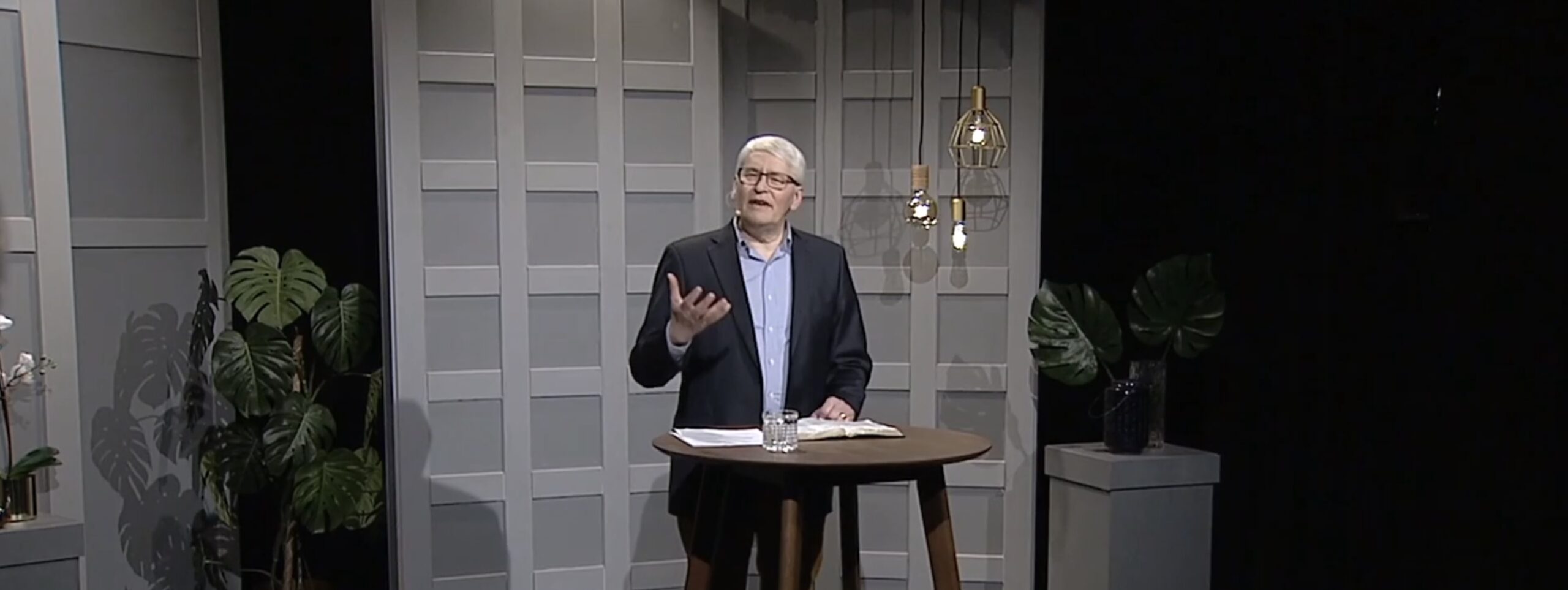 WOL S2: Character of God — English–Arabic