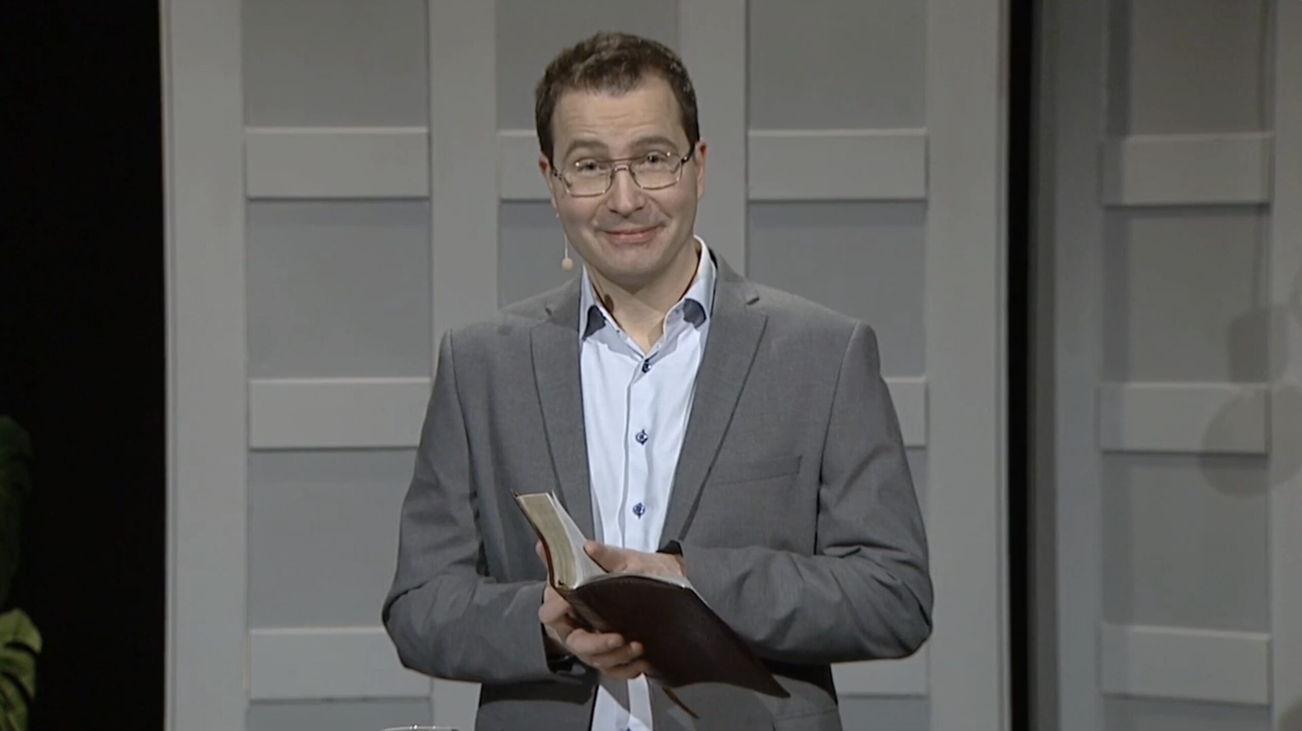 WOL S4: Righteousness and Sanctification — English–Arabic